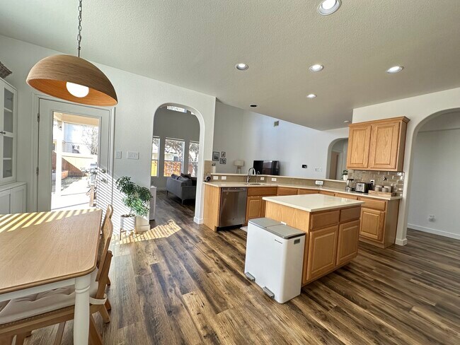 Building Photo - 3724 Pine Needle Cir