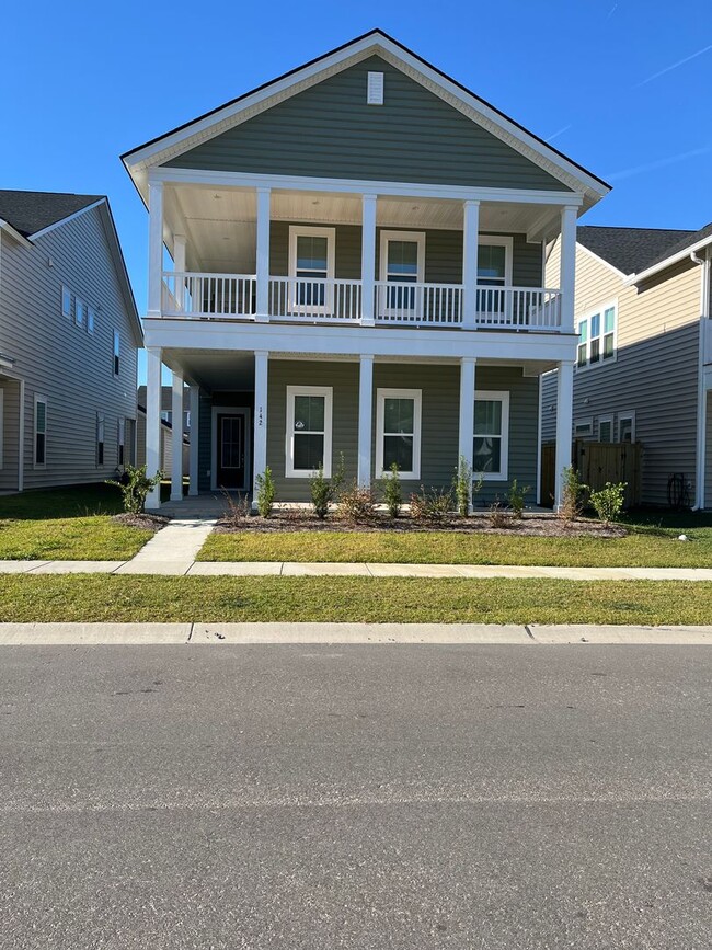 Building Photo - Stunning 4 Bedroom 4.5 Bath Home In Summer's Corner~