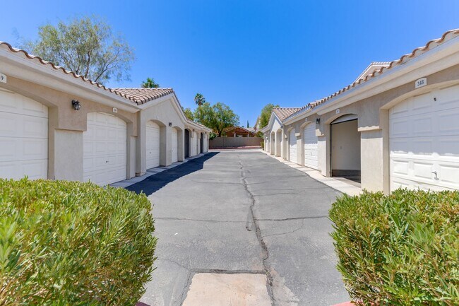 Building Photo - Charming 2-Bed/2-Bath Condo with Dual Mast...