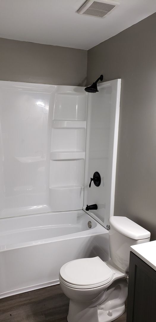 Building Photo - 3 Bedroom 1 bath