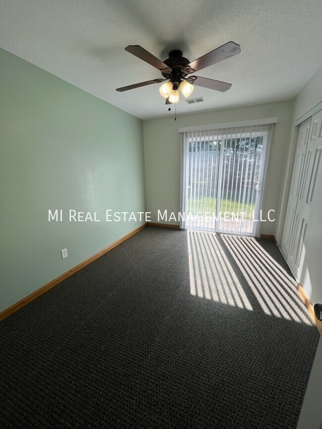 Building Photo - 7613 48th Ave