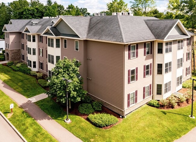 Building Photo - Large 2 Bedroom and 2 Bath Apartment Comin...