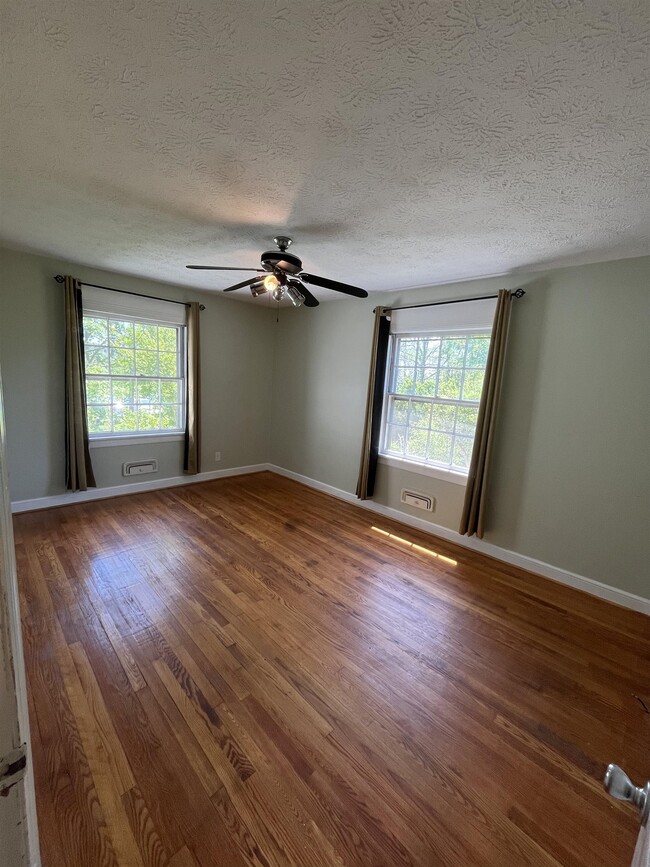 Building Photo - 226 Orchard Ln