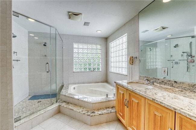 Building Photo - 2000 Admirals Way