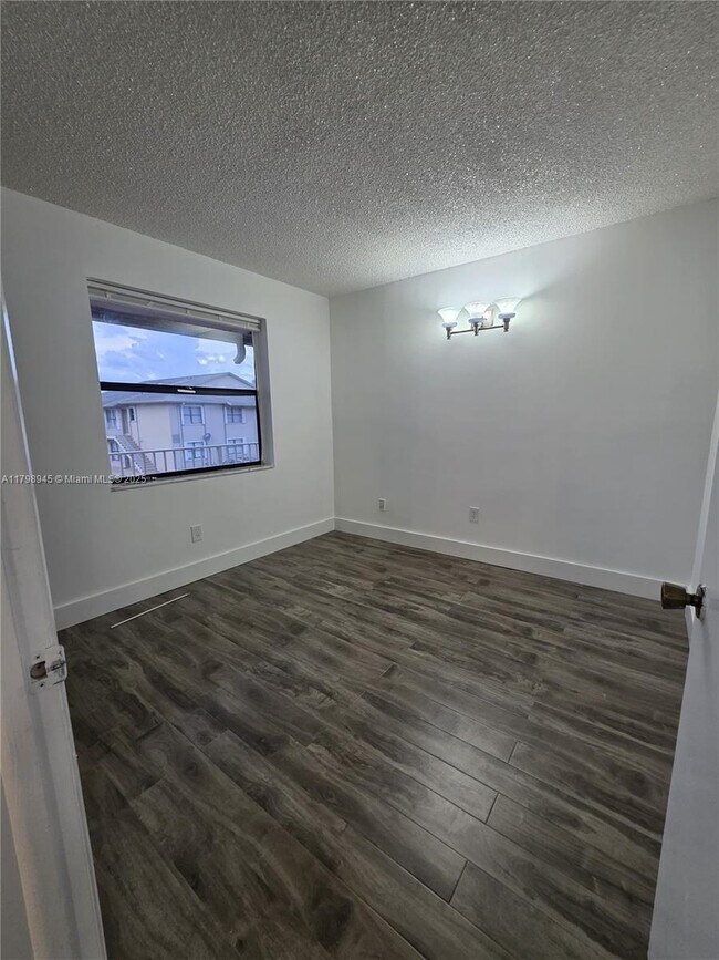 Building Photo - 7670 SW 152nd Ave