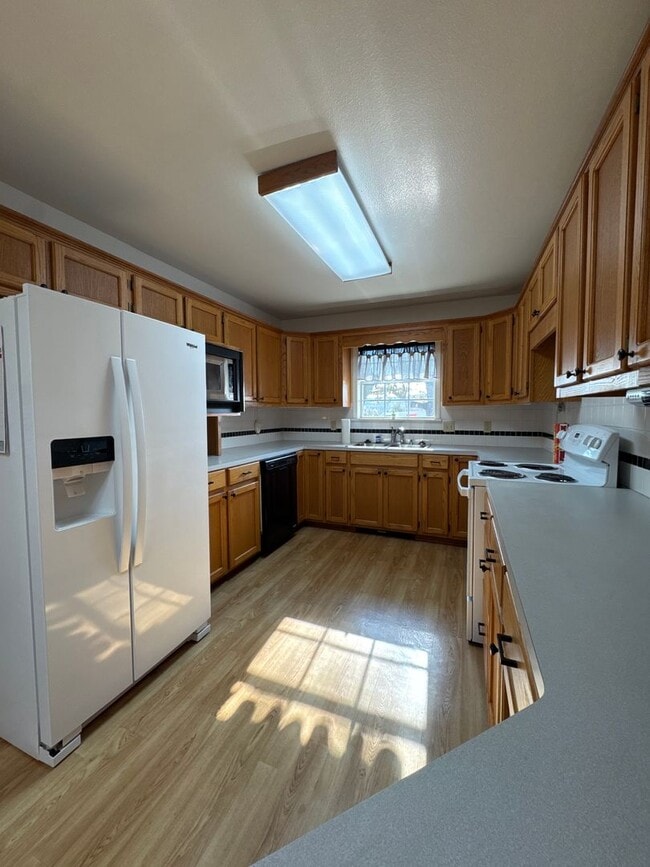 Building Photo - 3606 US-71