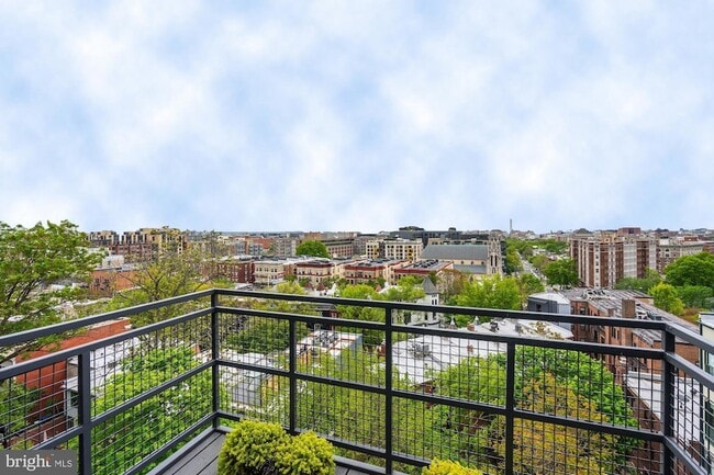 Building Photo - 1468 Belmont St NW