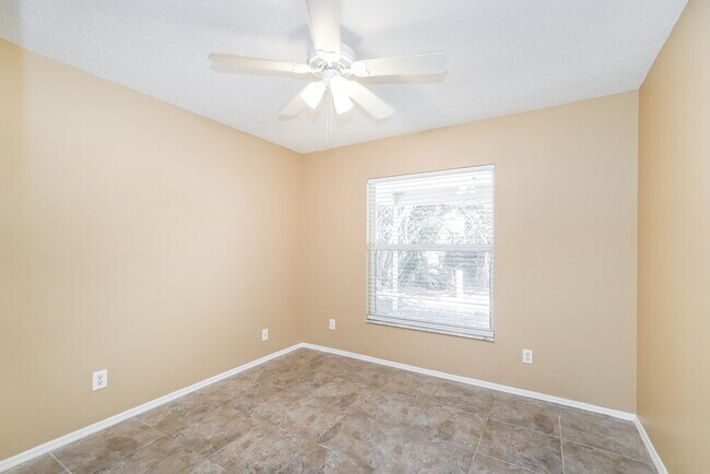 Building Photo - 6311 7th St Ct E