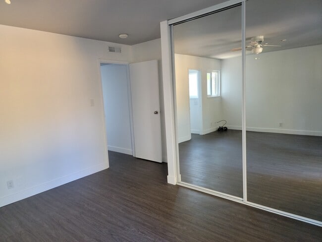 Building Photo - 3216 Delaware St