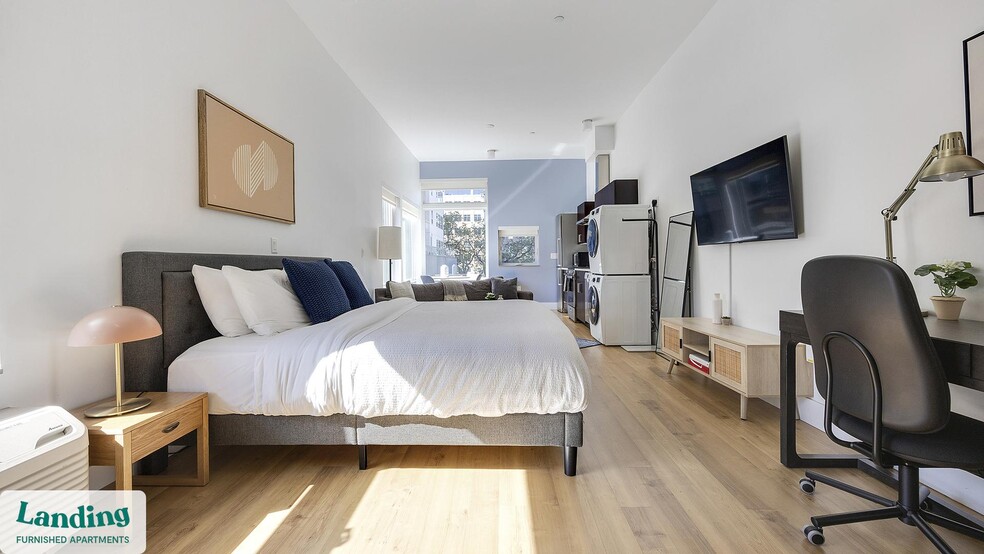 Building Photo - 135 Adams St