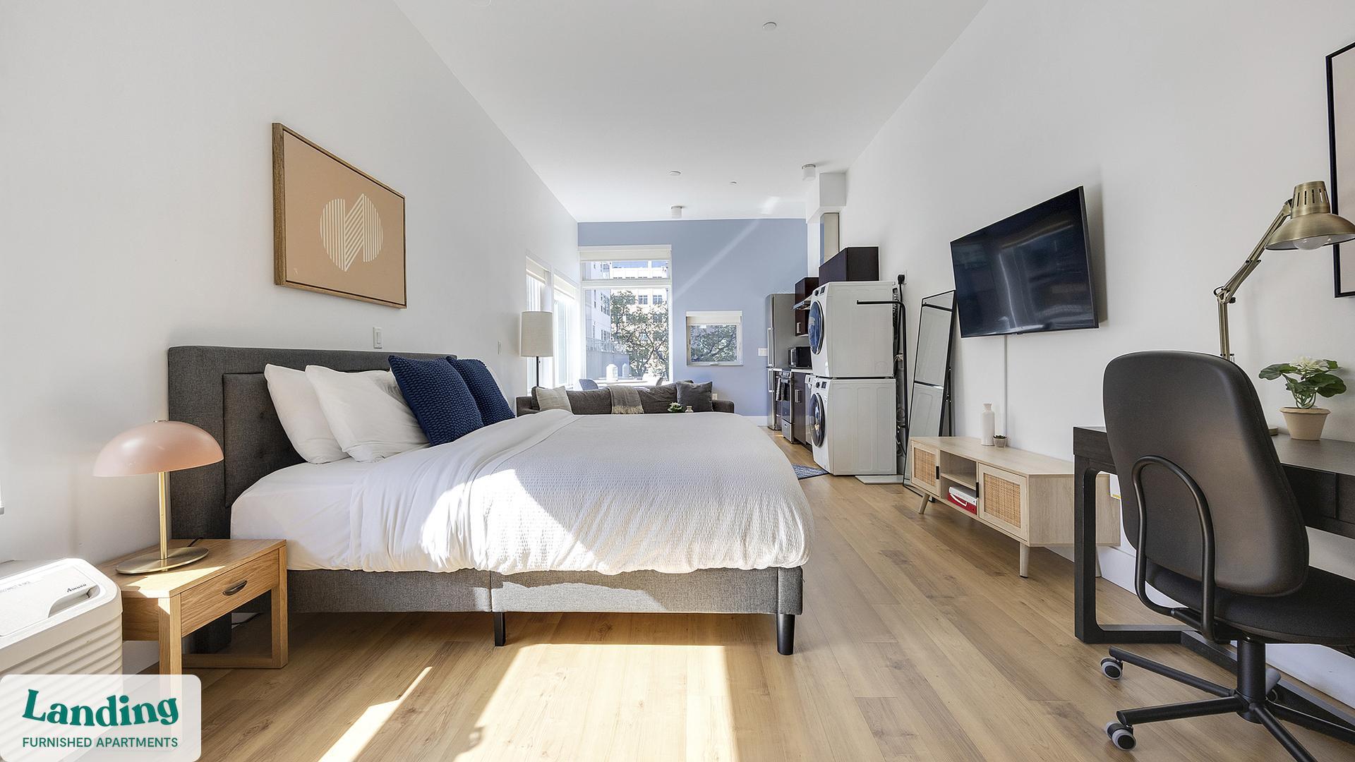 Building Photo - 135 Adams St