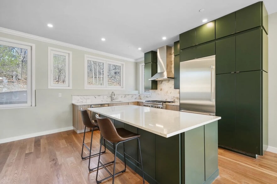 Building Photo - 147 Grampian Way