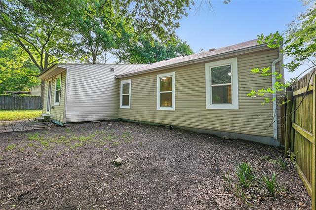 Building Photo - 1003 Pecan Ave
