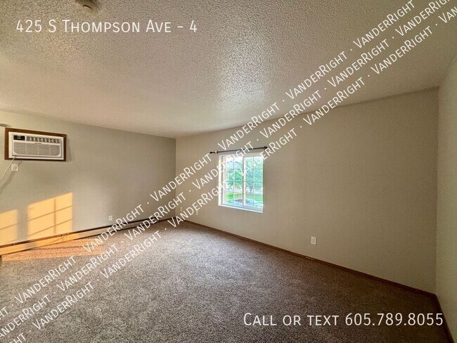 Building Photo - 425 S Thompson Ave