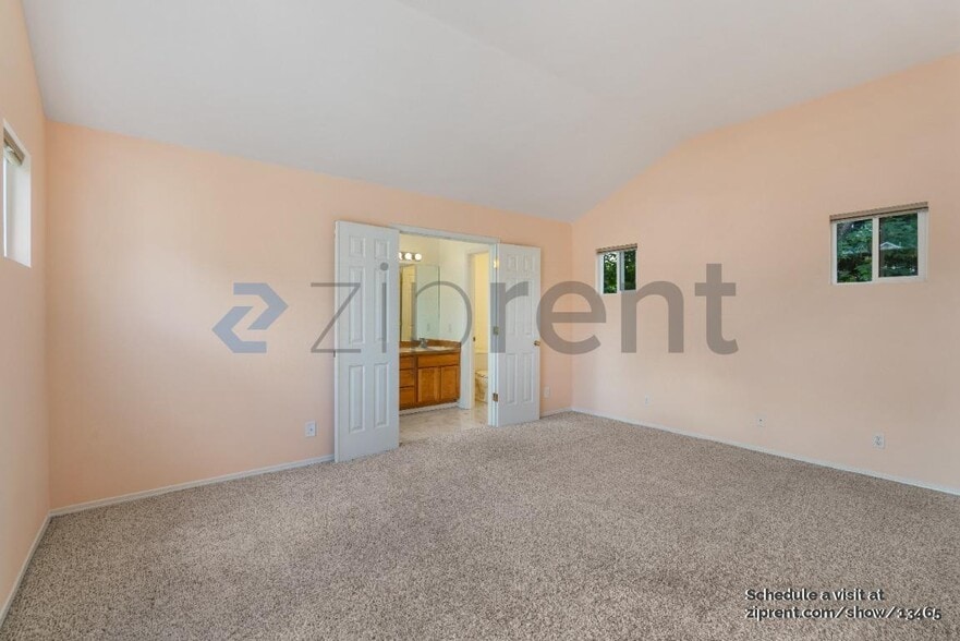 Building Photo - 15150 NE 8th Pl