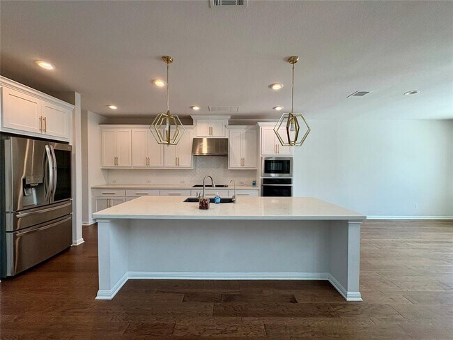 Building Photo - 2904 Fallcrest Bnd