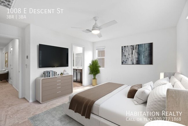 Building Photo - 1008 E Descent St