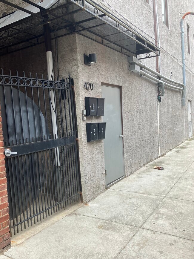 Building Photo - 420 Gaskill St