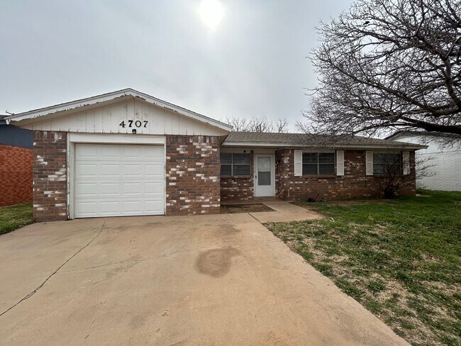 Primary Photo - House Located Near Elementary, Wayland Uni...