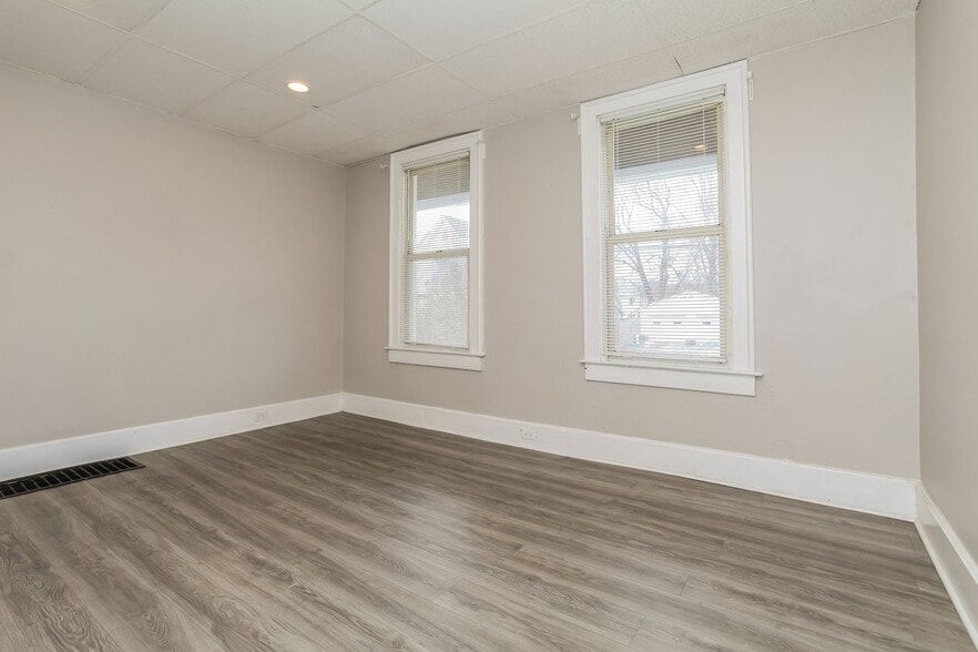 Building Photo - 6310 Highland Ave