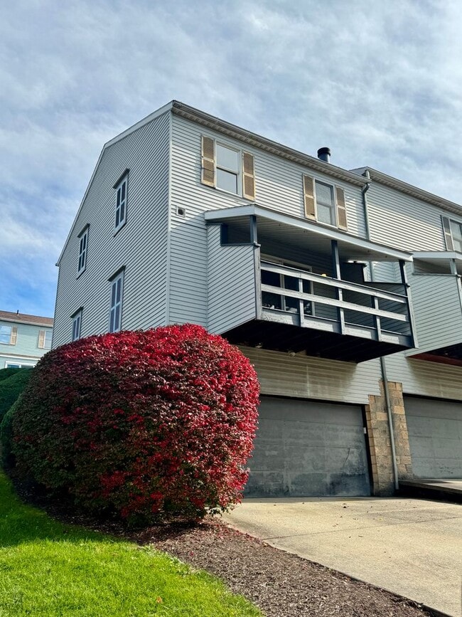 Building Photo - 3 bed/2.5 bath Townhouse near Med Center a...