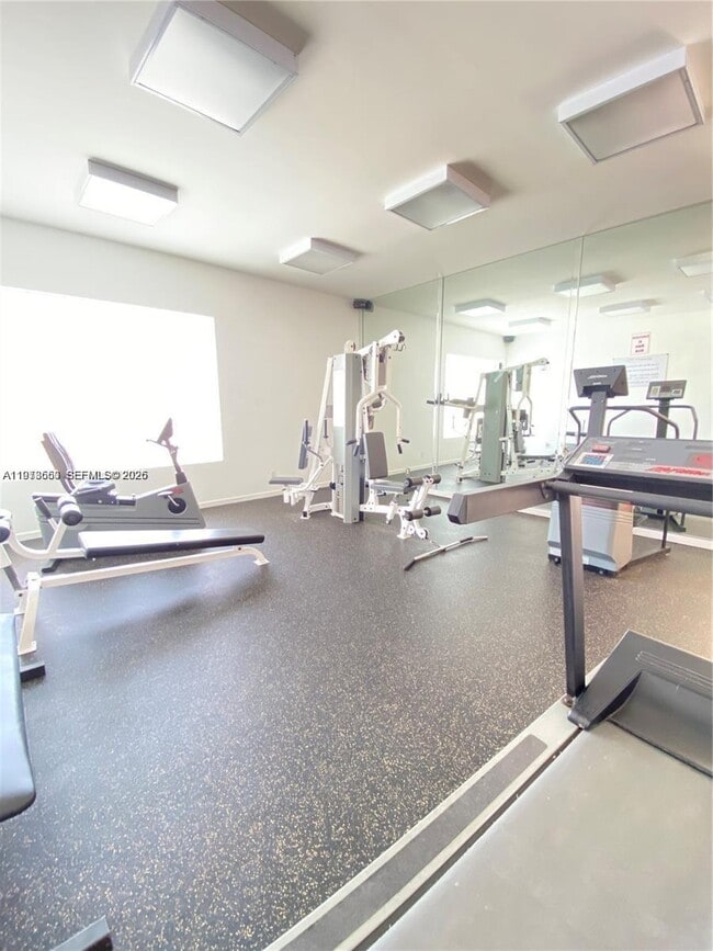 Building Photo - 1350 SE 3rd Ave