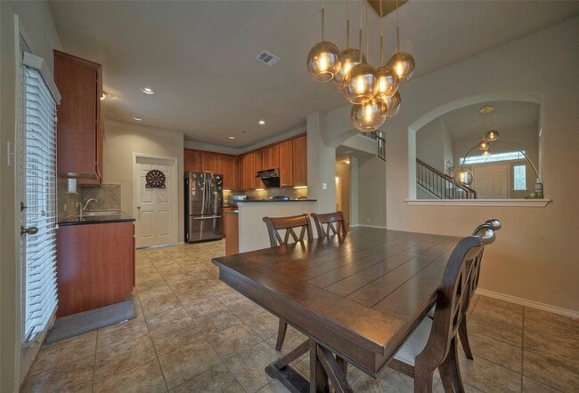 Building Photo - 8809 White Ibis Dr