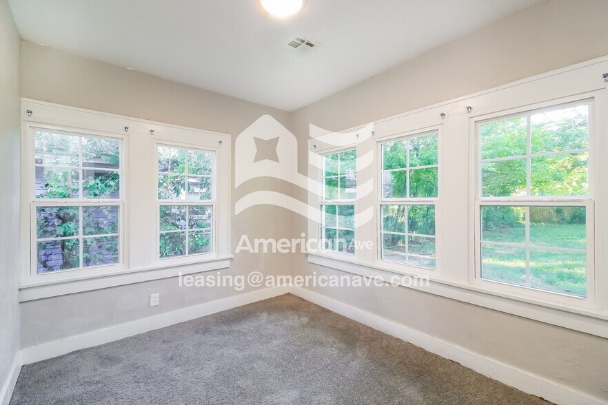 Building Photo - 1820 NW 14th St