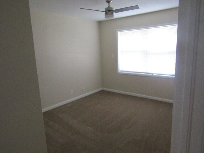 Building Photo - 1306 Garth Dr