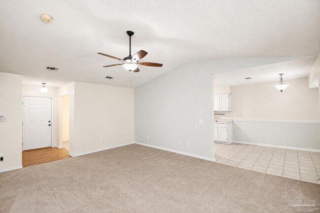 Building Photo - 10609 Creek Ridge Dr