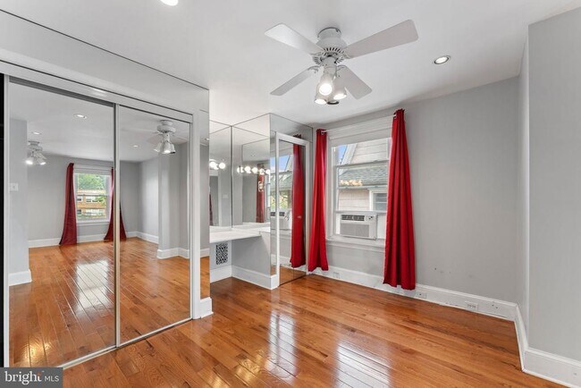 Building Photo - 809 Ardmore Ave