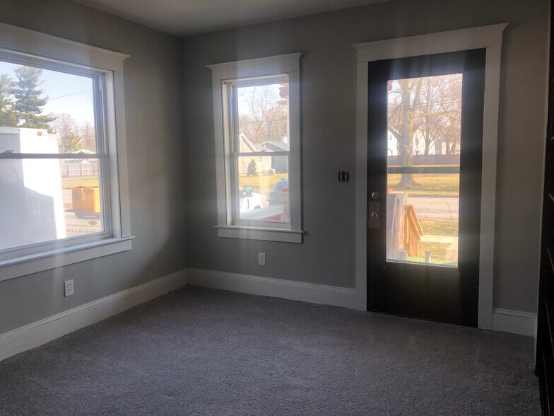 Building Photo - 10 Lehigh Ave