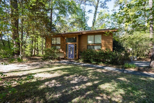 Building Photo - 3322 Robinhood Rd
