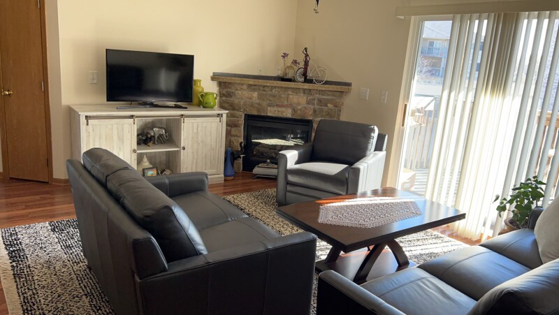 Primary Photo - 10161 Sutton Dr