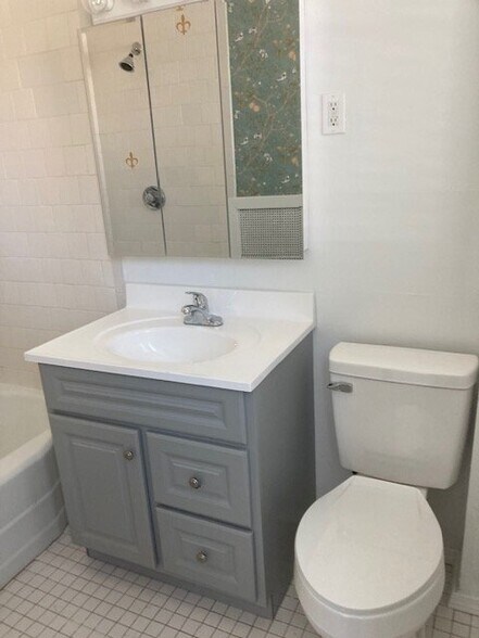 Building Photo - 13 Becket St