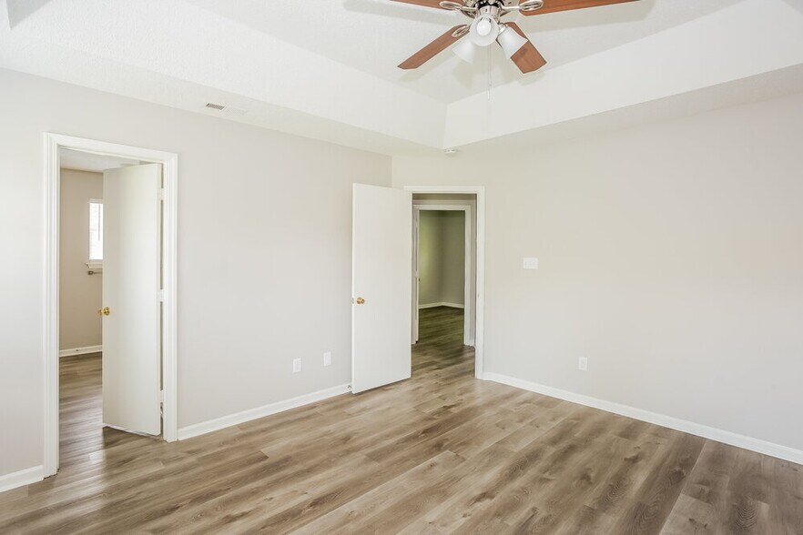 Building Photo - 10433 Battle Ct