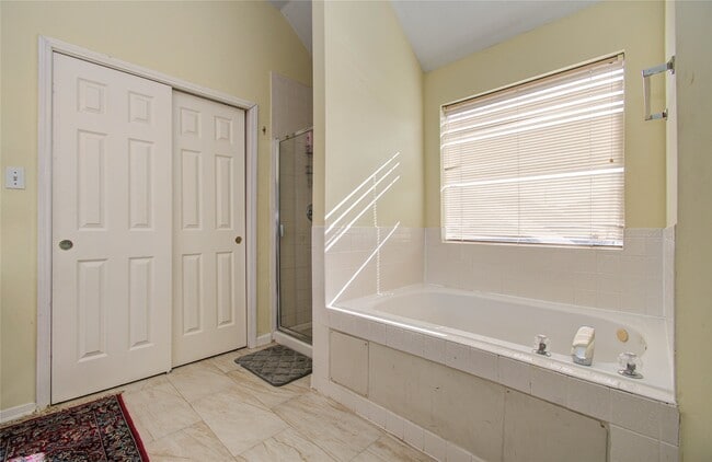 Building Photo - 3219 Leila Oaks Dr