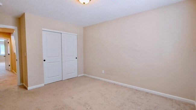 Building Photo - Beautiful Cedar Mills Home With An Easy Co...