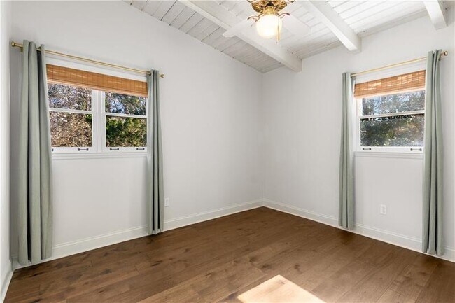 Building Photo - 130 Putnam Cir NE
