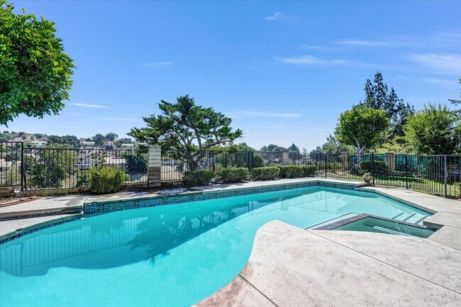 Building Photo - 11454 Doral Ave