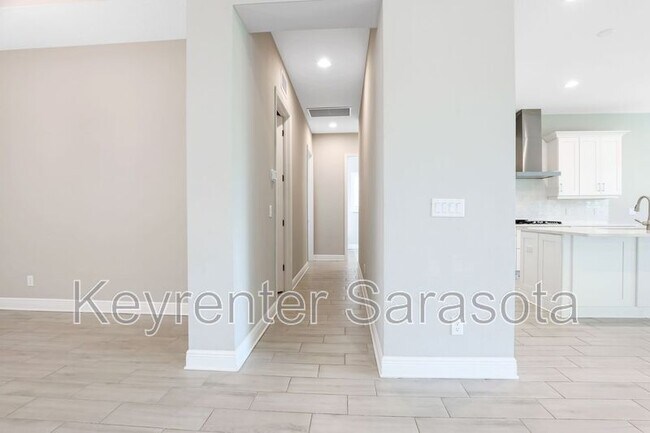 Building Photo - 6133 Lungo Lago Dr