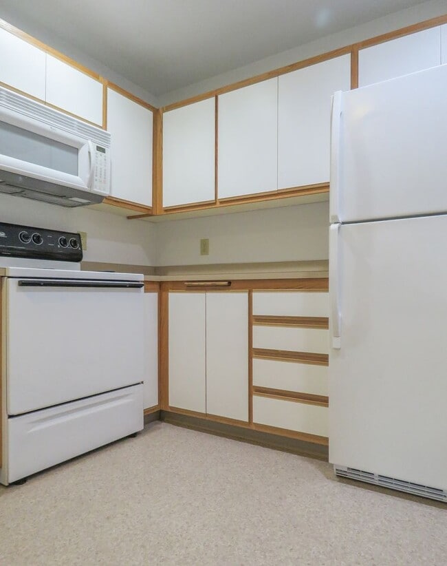 Building Photo - 1475 -1479 W.11th - FH