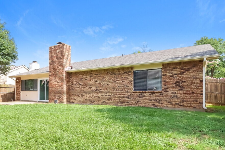 Building Photo - 7808 Bermejo Rd