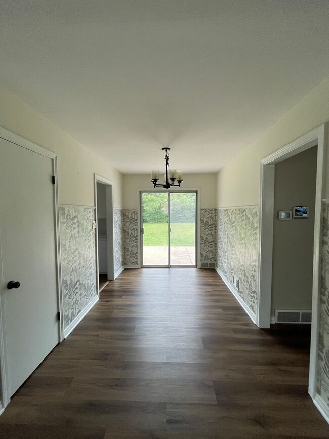 Building Photo - Family Friendly Home in Oakwood Estates