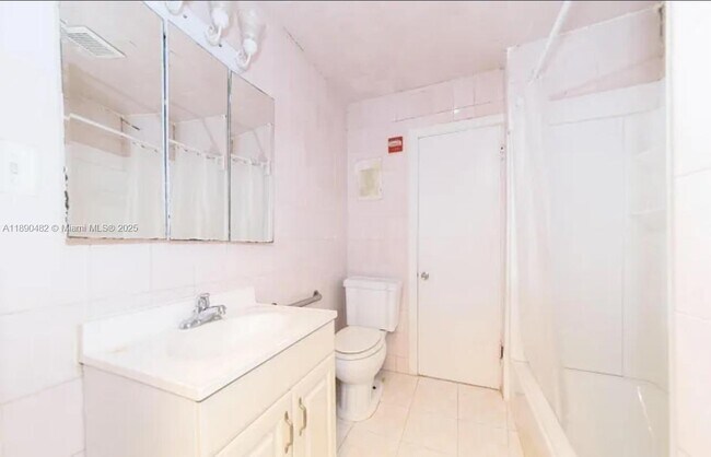 Building Photo - 438 Malverne Rd
