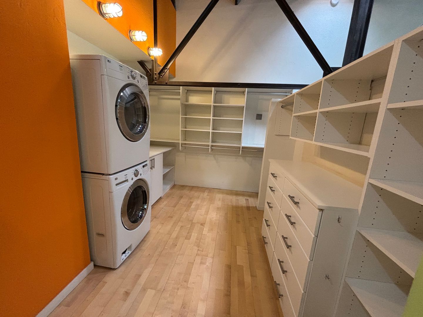 Building Photo - 1001 E 17th St