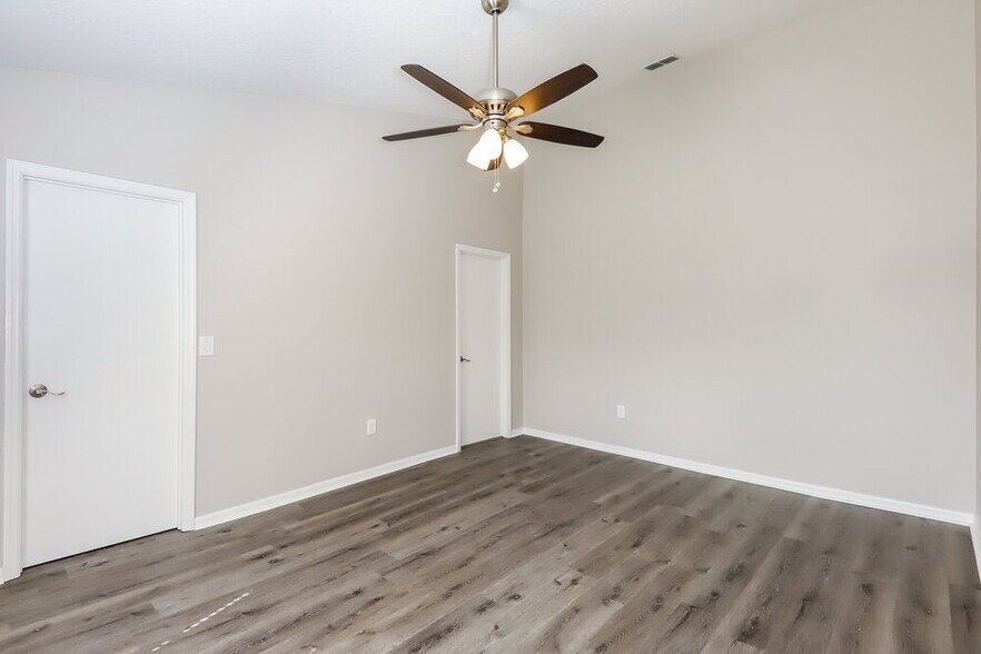 Building Photo - 206 Lookout Dr