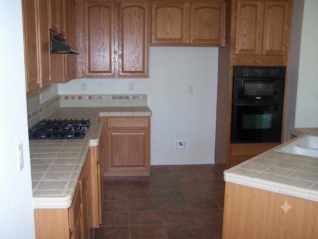 Building Photo - 1004 Hildebrand Cir