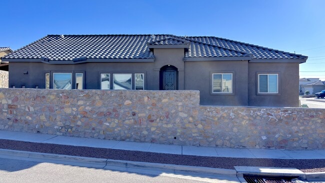 Building Photo - 12821 Rock Cliff Ave