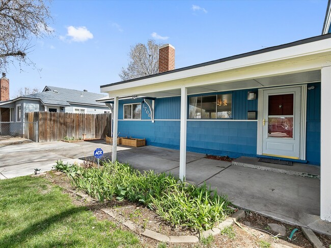 Building Photo - 1708 Probasco Way